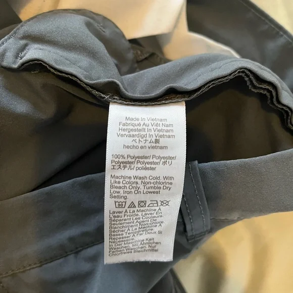 J. Crew Men's Dark Navy Flat Front Shorts - Picture 3 of 3